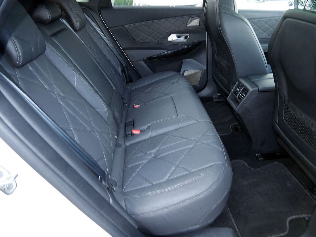 DS Automobiles DS 7 Crossback E-Tense Rivoli 4x4 ACC LED PANO
