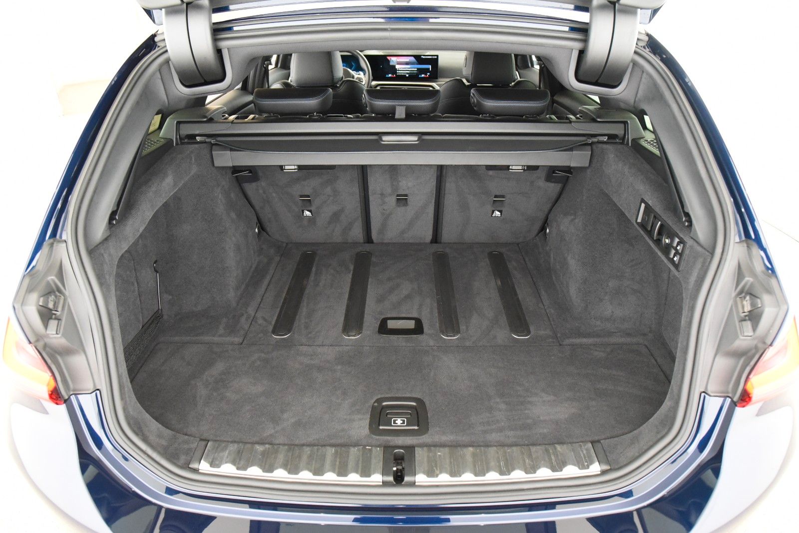 BMW 320d Touring xDrive M Sport - Samsaru's Car Outlet