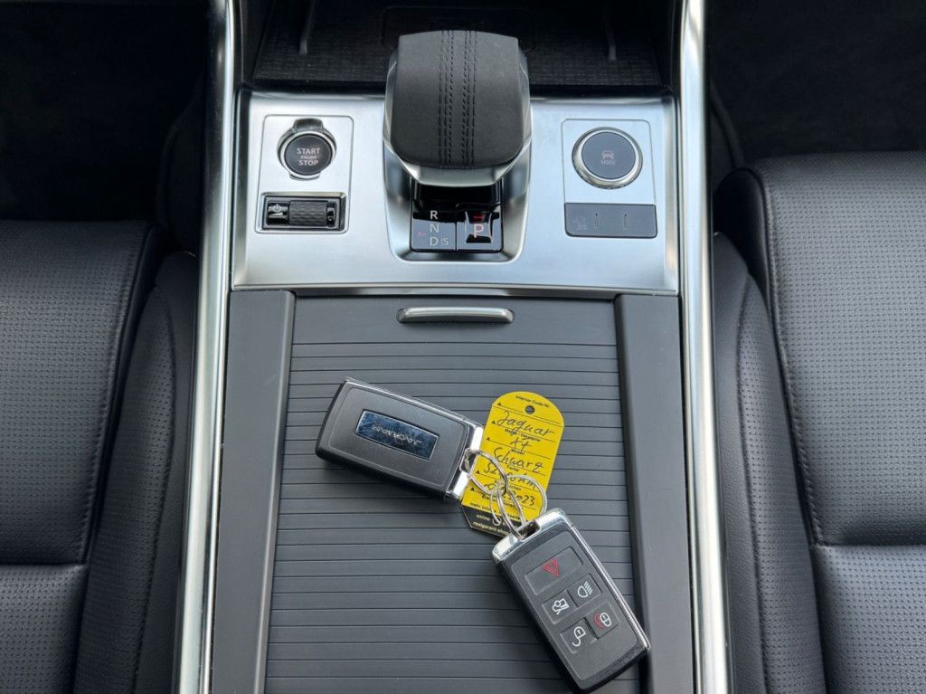 Jaguar XF Sportbrake R-Dynamic Black AWD Pano/Meridian