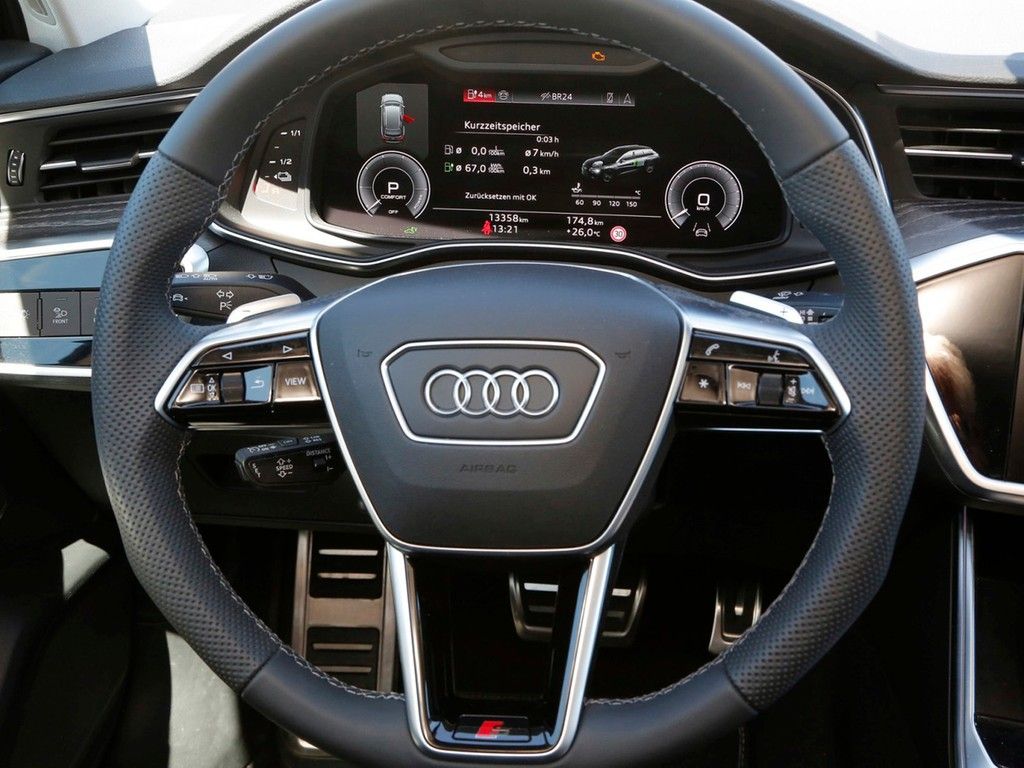 Audi A6 Avant 55 TFSI e Q S line - Samsaru's Car Outlet