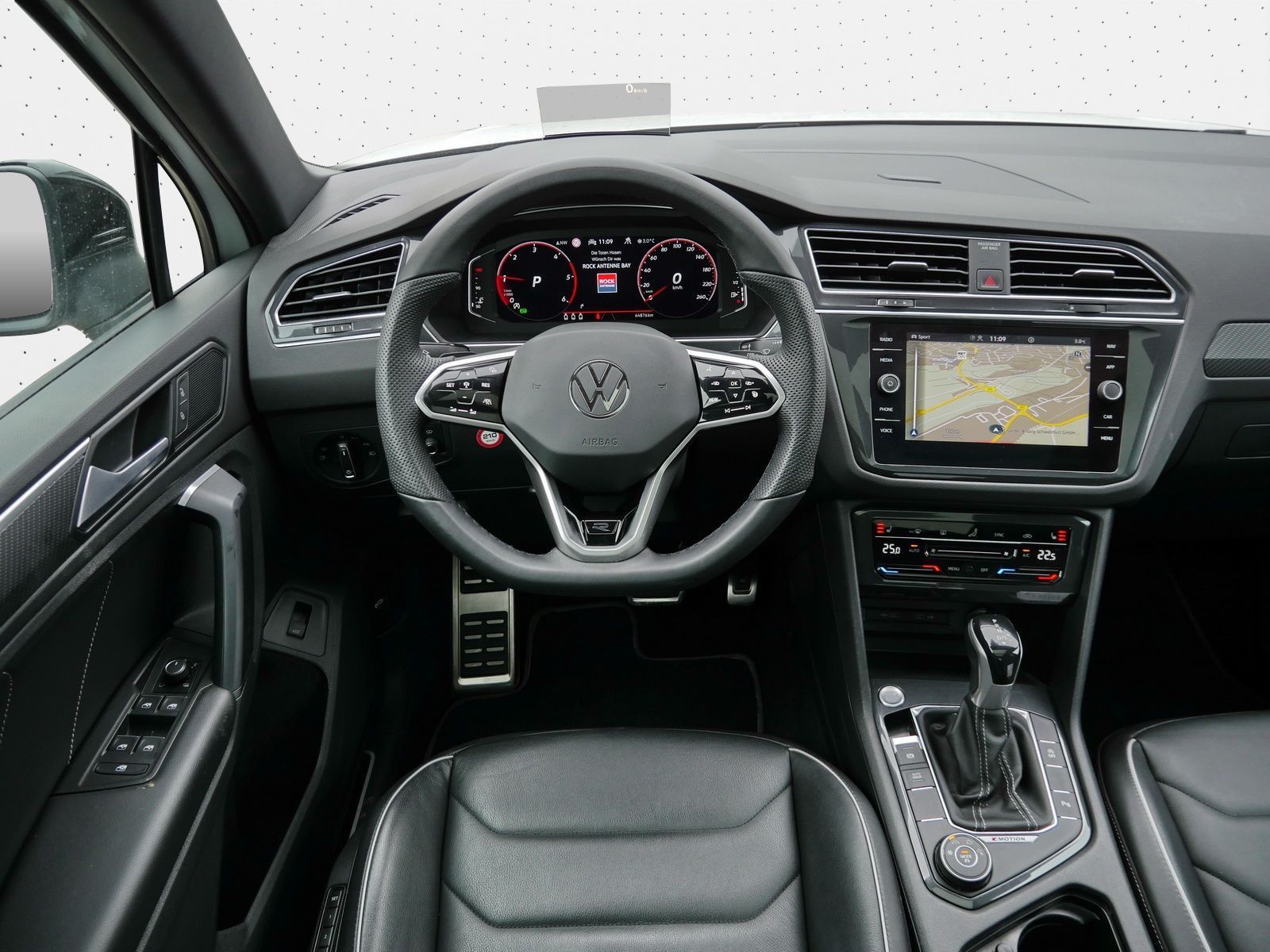 Volkswagen Tiguan 2.0 TDI R-Line Leder*PANO*HuD*IQ.LIGHT*