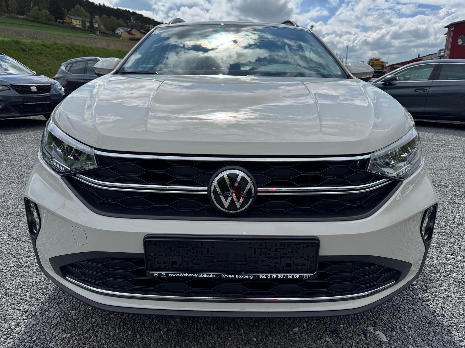 Volkswagen Taigo 1.0 TSI Life - Samsaru's Car Outlet