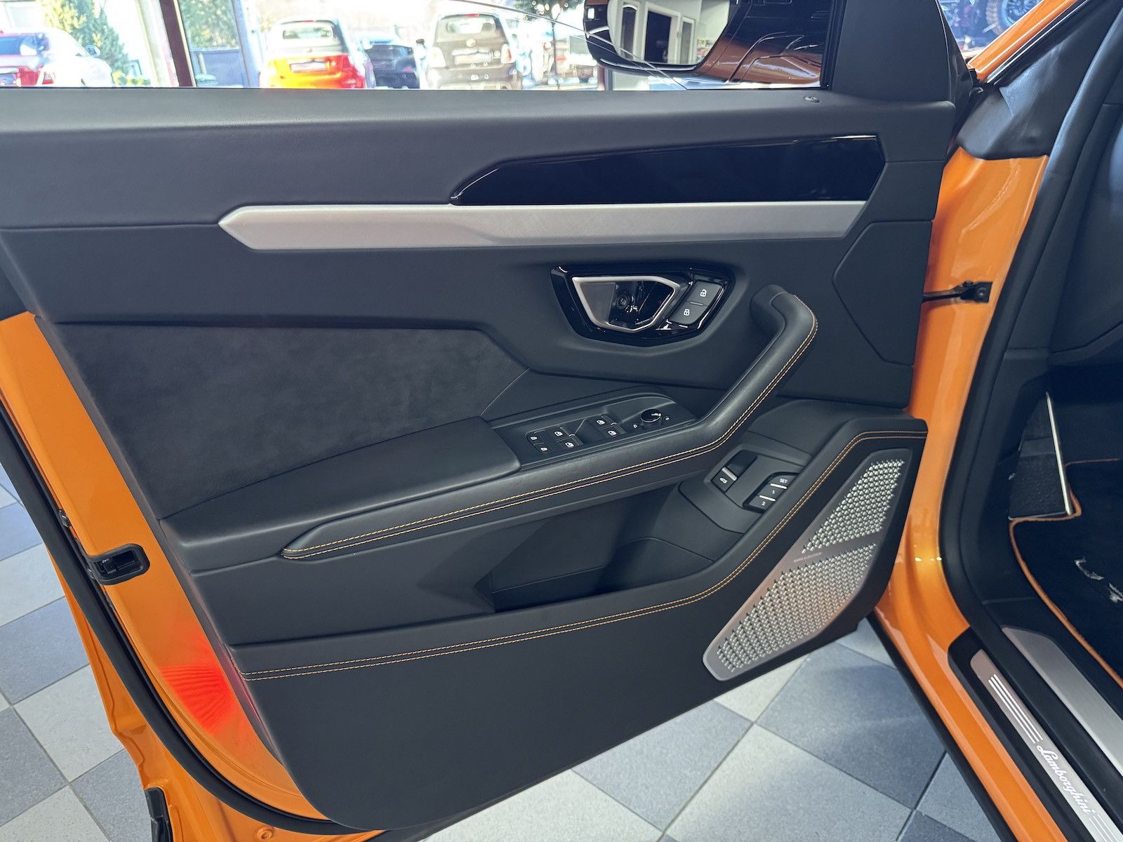 Lamborghini Urus Dt.Auto - Samsaru's Car Outlet