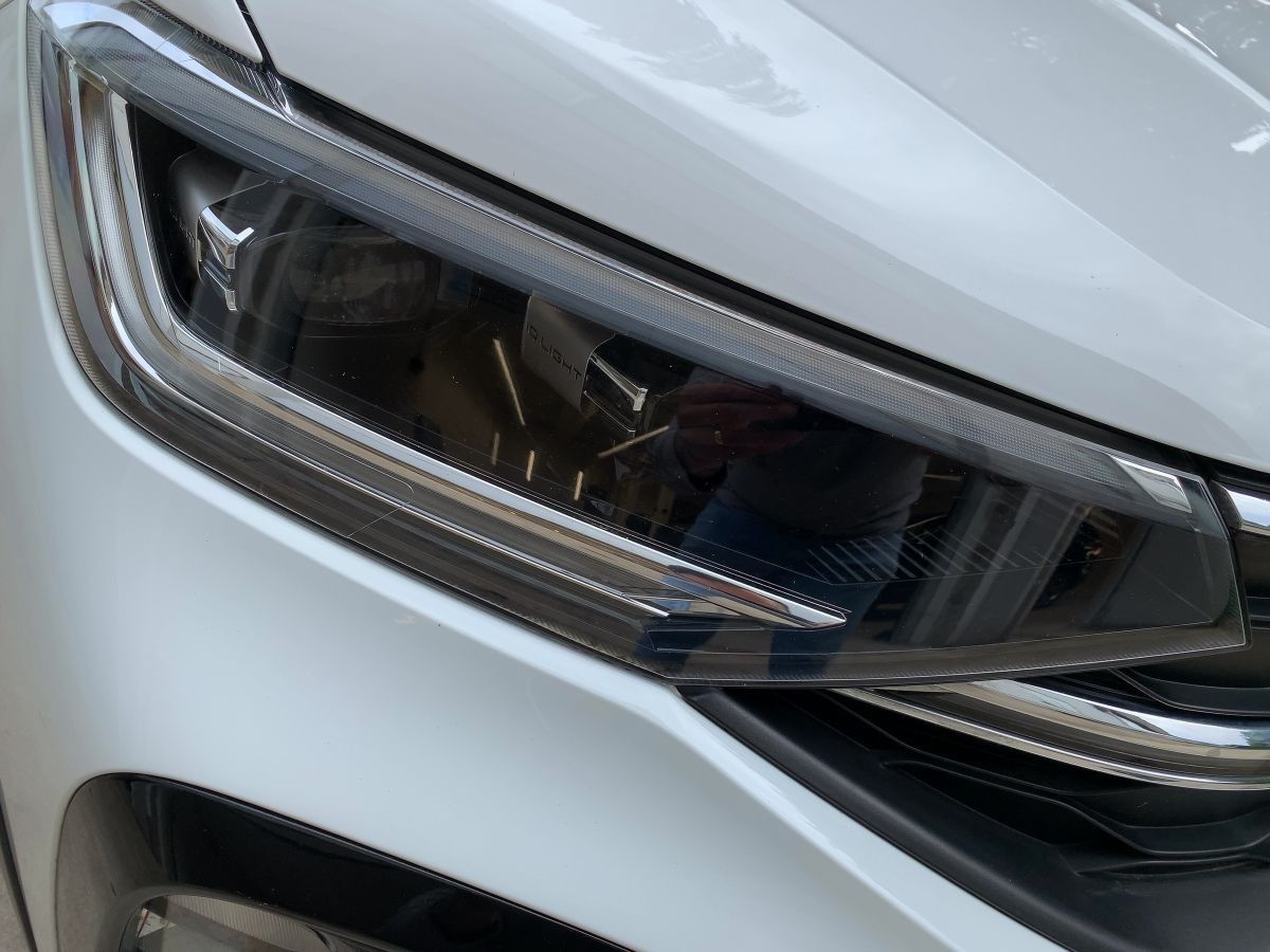 Volkswagen Taigo 1.0 TSI DSG R-LINE - Samsaru's Car Outlet