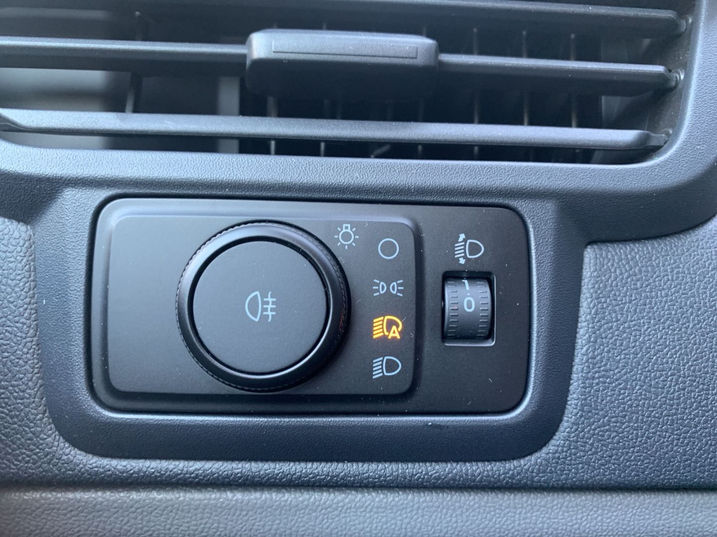 Ford Transit Custom Kombi 320 L1 FWD Trend Navi LED A