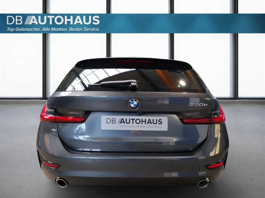 BMW 330e Touring Advantage Steptronic - Samsaru's Car Outlet