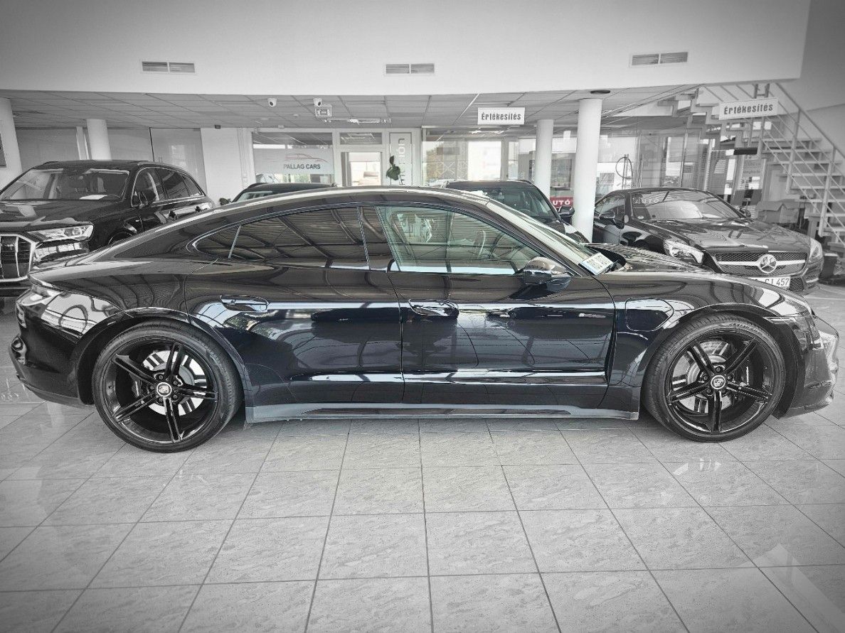 Porsche Taycan Turbo !GARANTIE! BOSE/MATRIX/KERAMIK