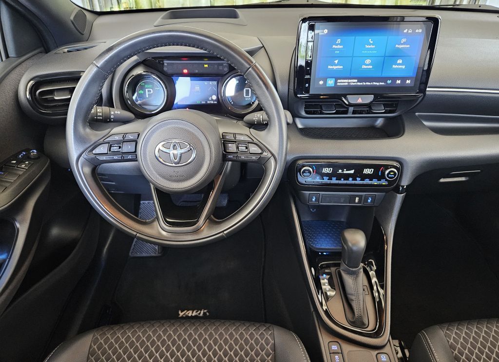 Toyota Yaris Hybrid 1.5 VVT-i Style*Technik-Paket*AHK a