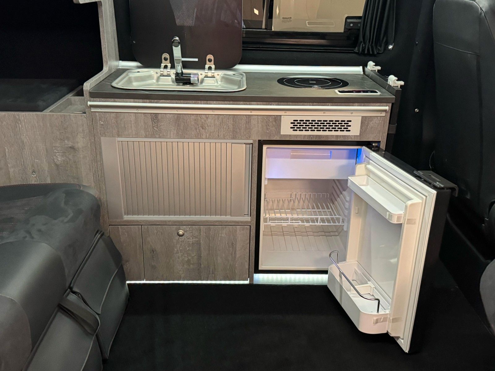 Mercedes-Benz VITO V220 - Samsaru's Car Outlet