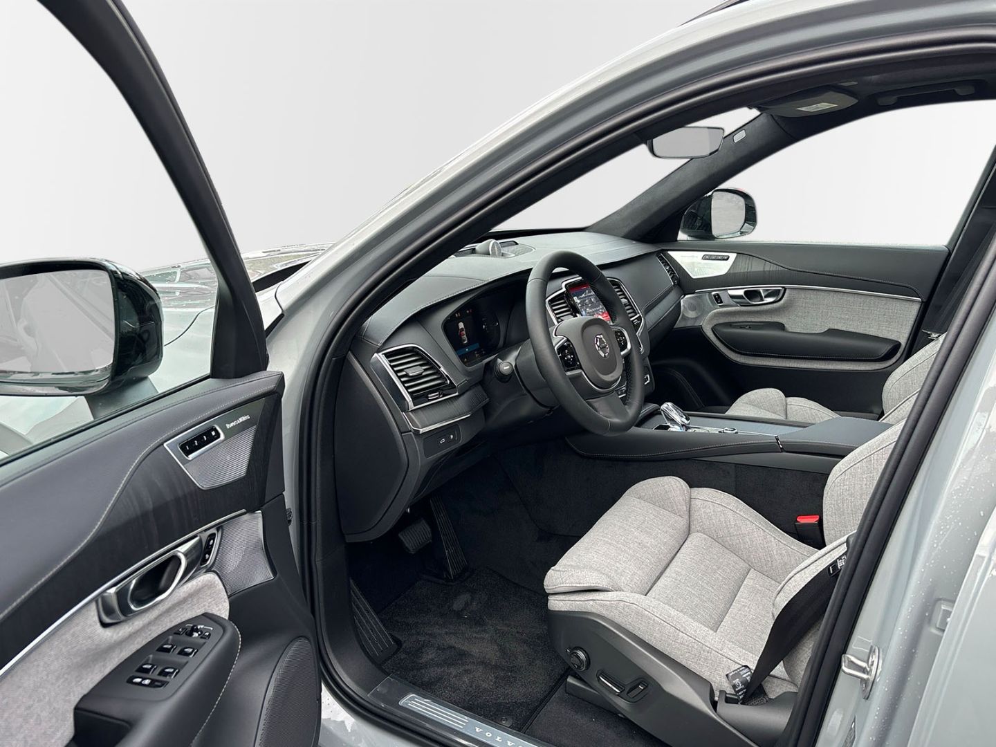 Volvo XC90 Recharge T8 AWD Ultra Dark 7-Sitzer 22'' B&