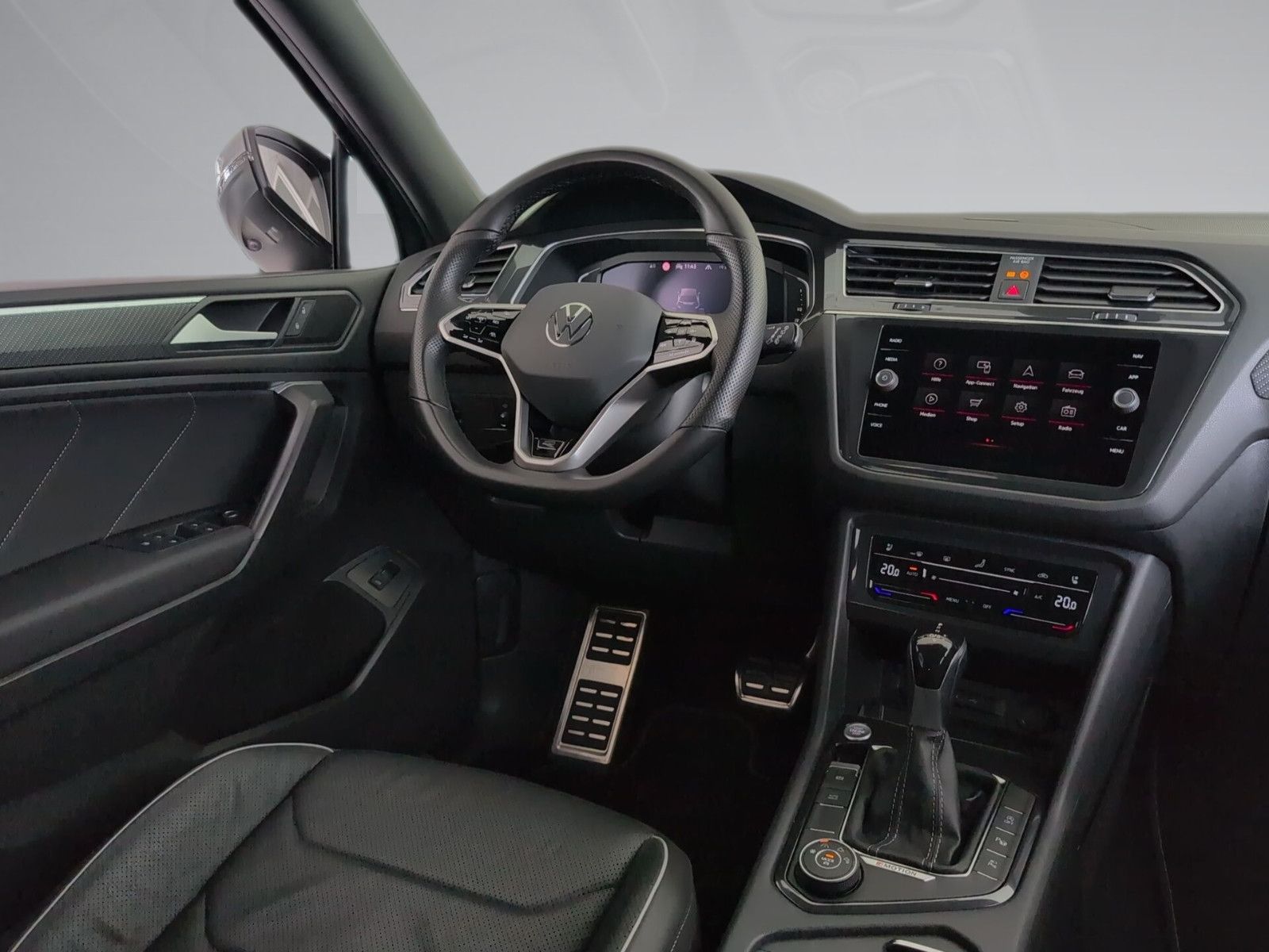 Volkswagen Tiguan Allspace R-LINE AHK-schw LEDER 20" 360°
