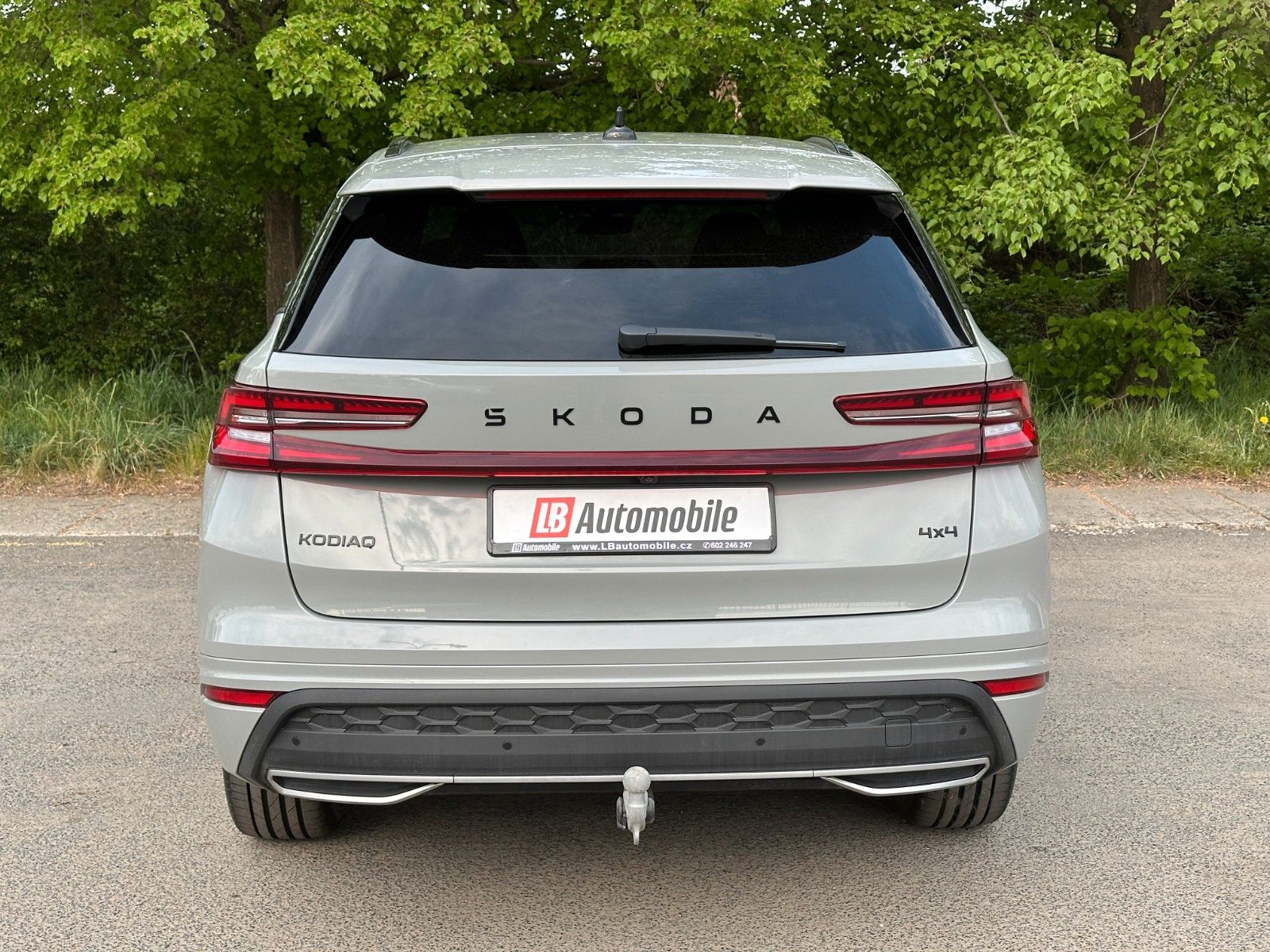 Skoda Sportline 4x4 NAVI STHZ CANTON DCC+ eHK LM20"AHK