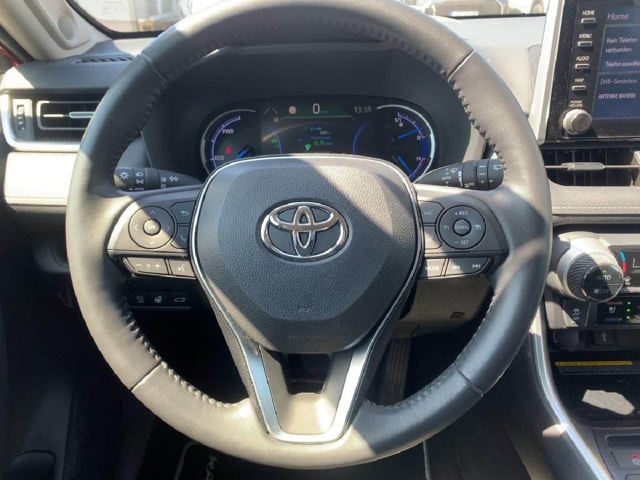 Toyota RAV 4 2.5l Hybrid 4x4 Lounge - Samsaru's Car Outlet