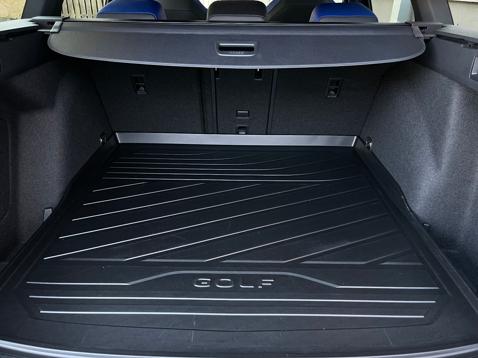 Volkswagen Golf R Variant 2.0TSi 4Motion DSG - Samsaru's Car Outlet