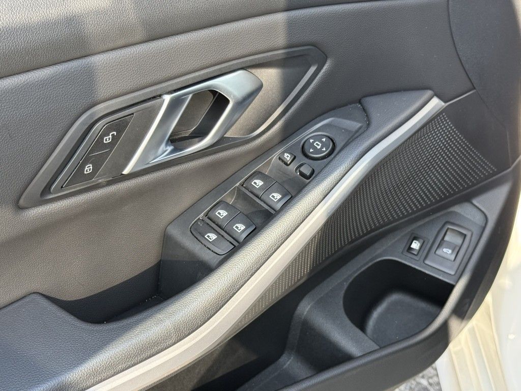 BMW 330 e Touring Aut. Advantage - Samsaru's Car Outlet