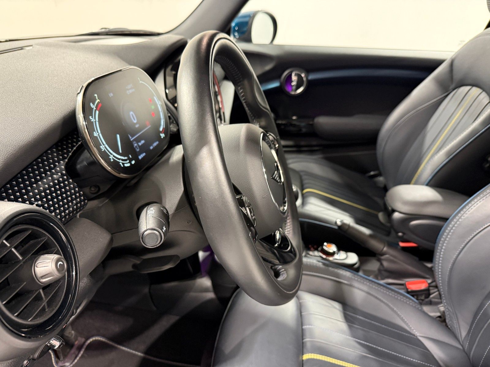 MINI Cooper S Cabrio Sidewalk - Samsaru's Car Outlet