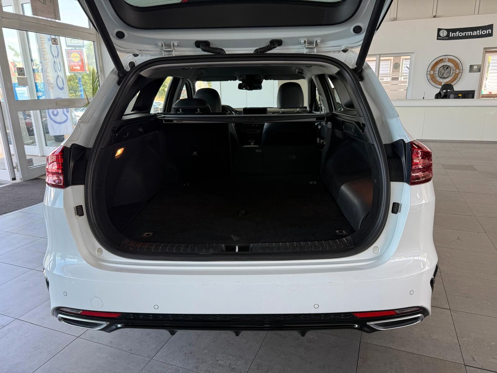 Kia cee'd Sportswagon Plug-in Hybrid Spirit - Samsaru's Car Outlet
