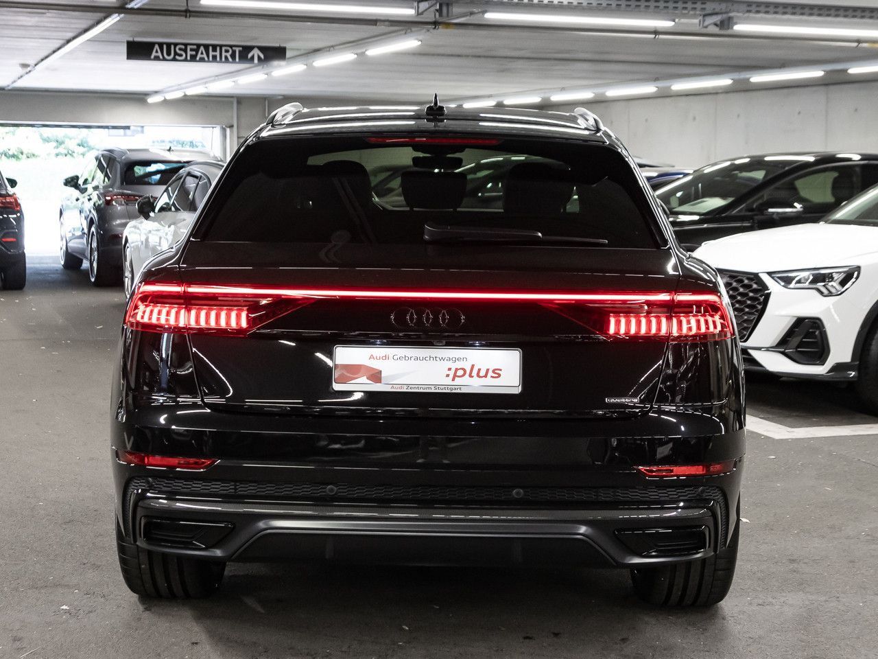 Audi Q8 50 TDI quattro S line Matrix AHK Pano 23''