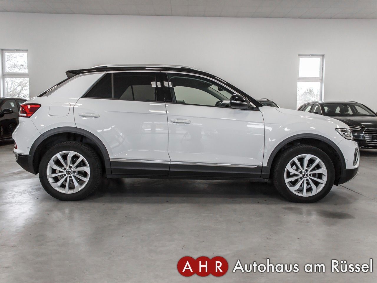 Volkswagen T-Roc Style 1.5 TFSI DSG - Samsaru's Car Outlet
