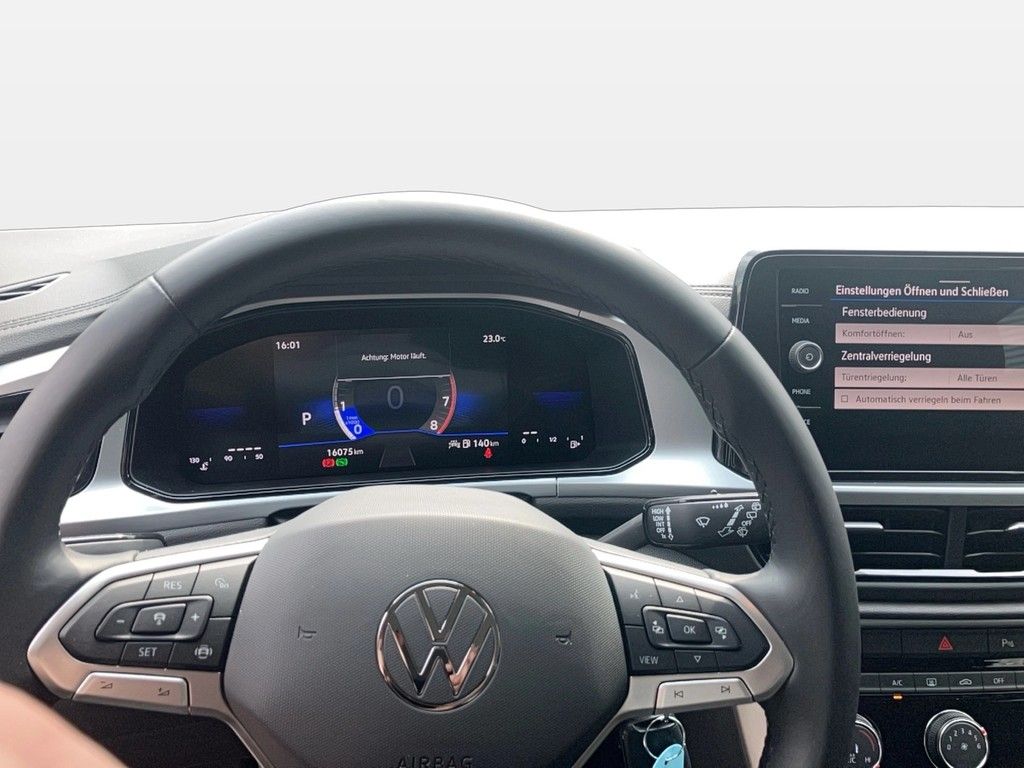 Volkswagen T-Roc Life 1.5 TSI DSG - Samsaru's Car Outlet