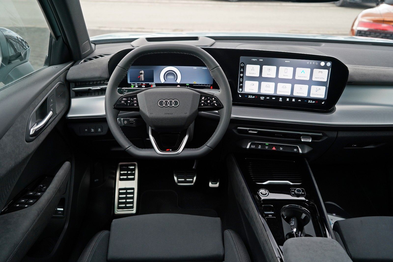 Audi Q3 SUV e-hybrid AHK S-LINE PANO TECH PRO MATRIX
