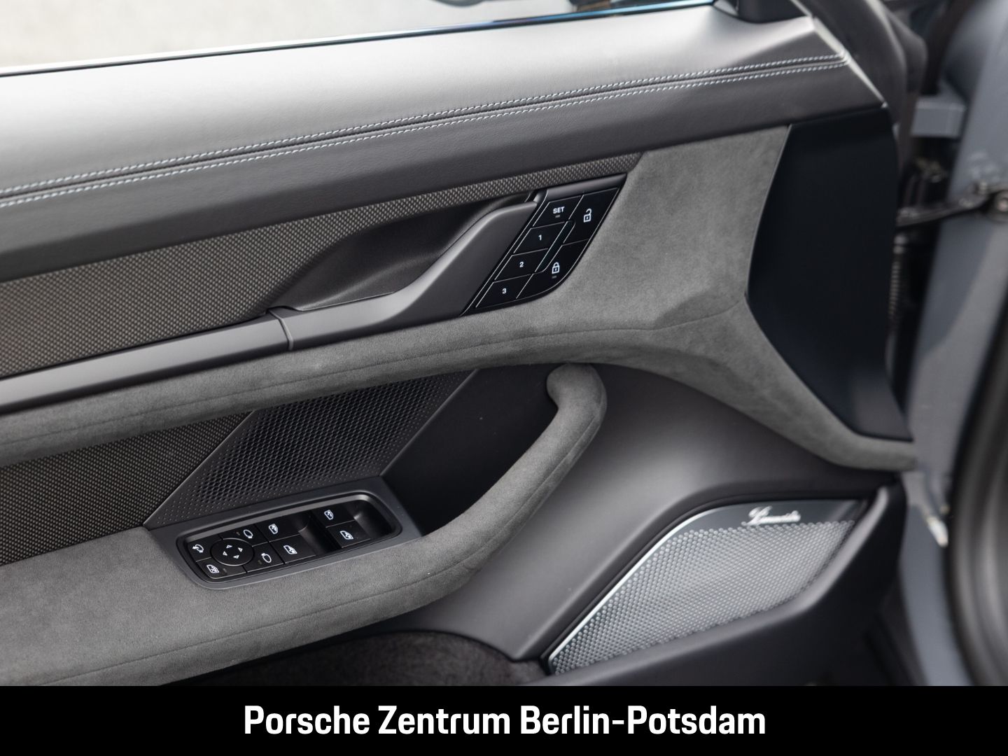 Porsche Taycan GTS Burmester HA-Lenkung Active-Ride