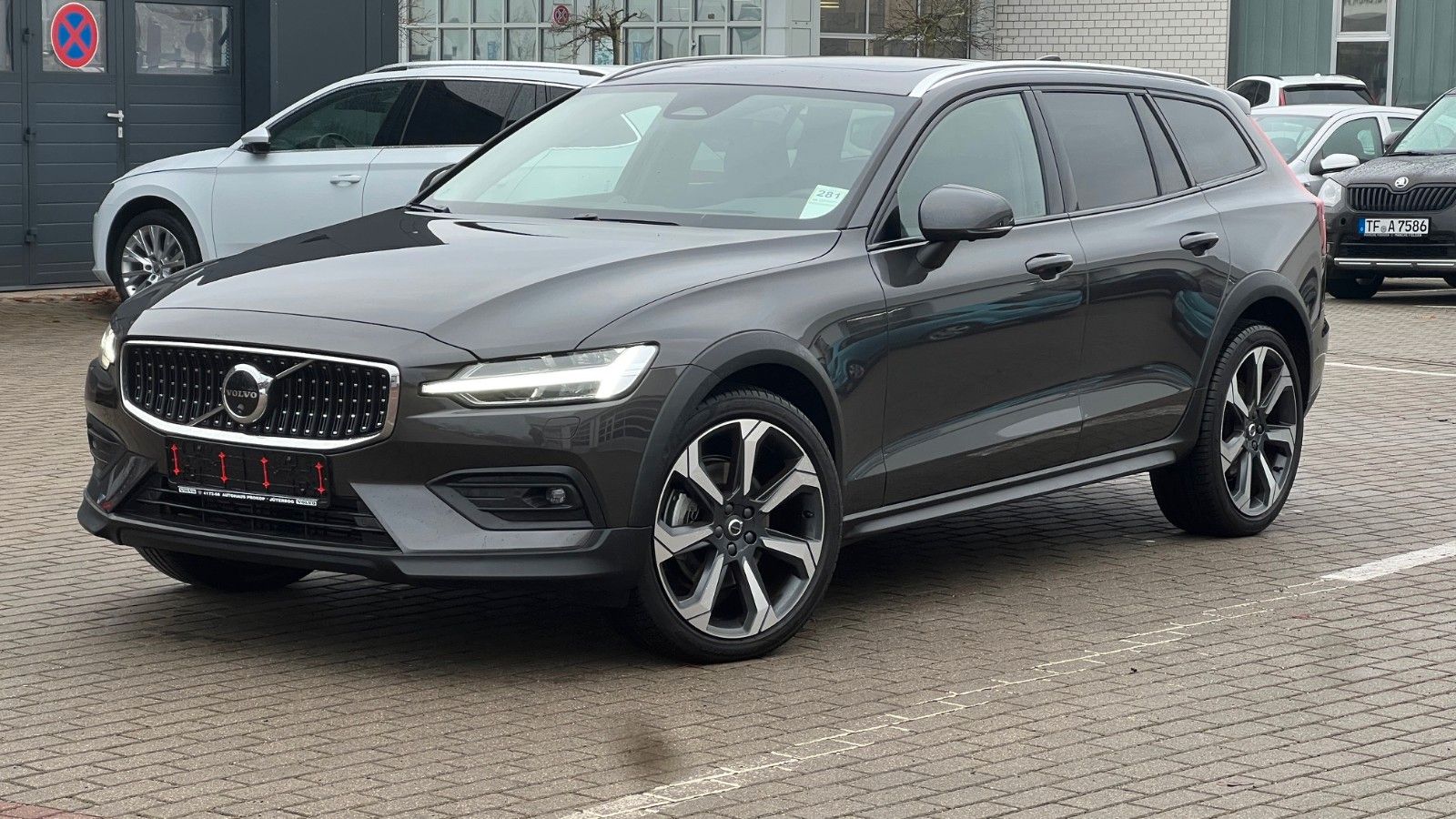 Volvo V60 CC B4 D Ultimate AWD*B&W*360°*SH*MASSAGE*