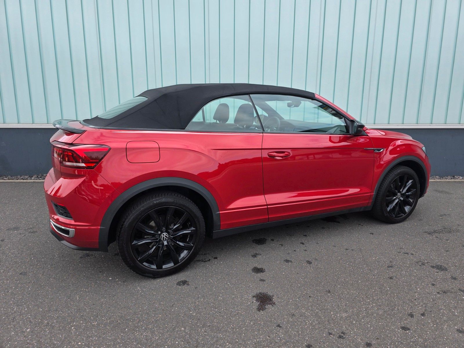 Volkswagen T-Roc R-Line Black - Samsaru's Car Outlet