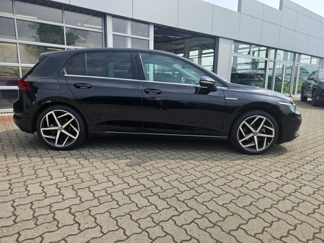 Volkswagen Golf VIII Style - Samsaru's Car Outlet