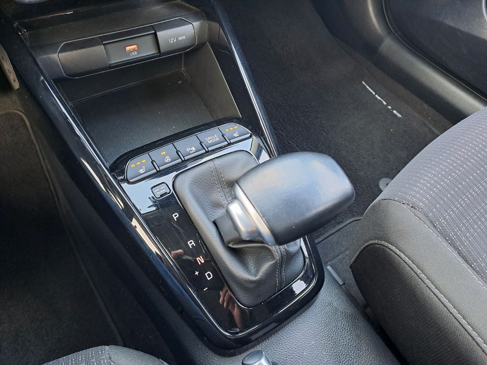Kia Stonic T-GDi Aut. - Samsaru's Car Outlet