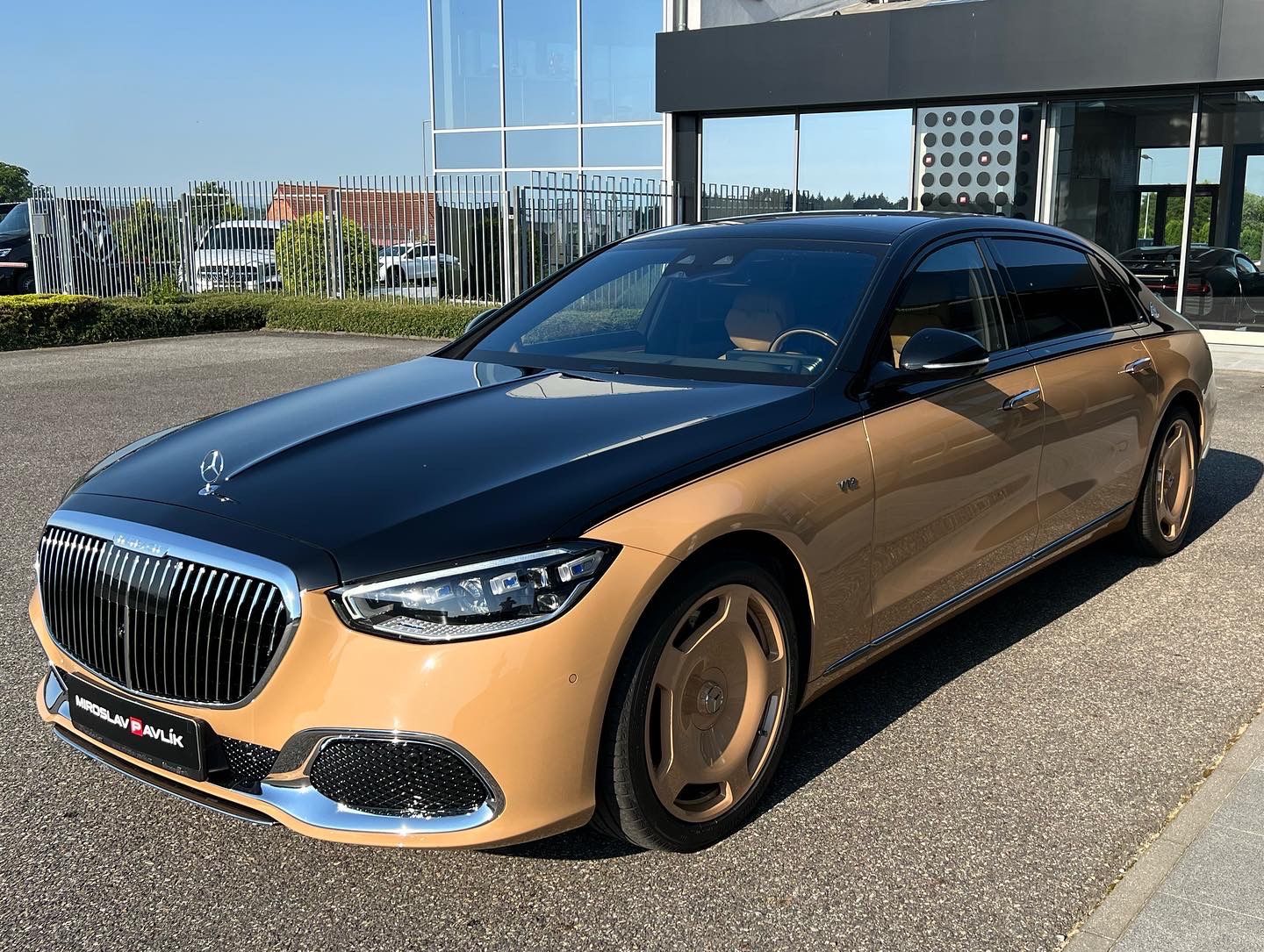 Mercedes-Benz S 680 Maybach - Samsaru's Car Outlet
