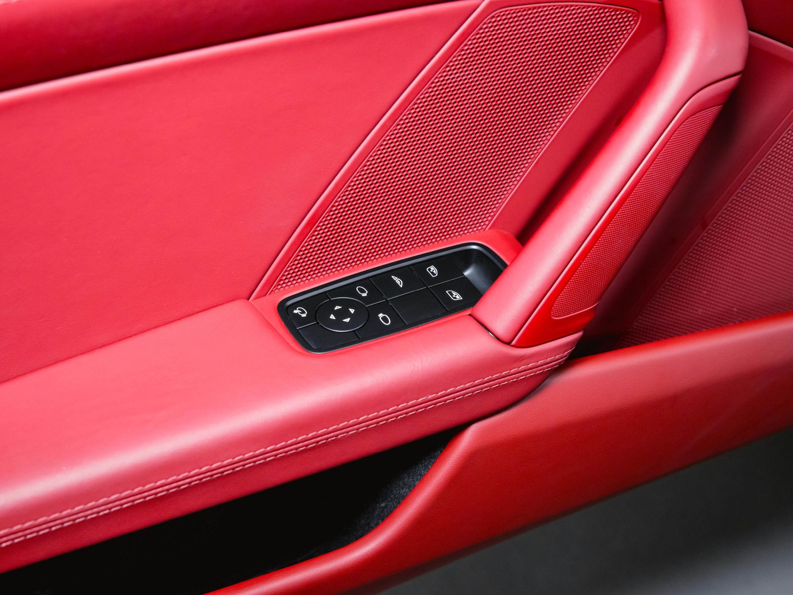 Porsche 911 Carrera 4 GTS Liftsystem BOSE Sportsitze