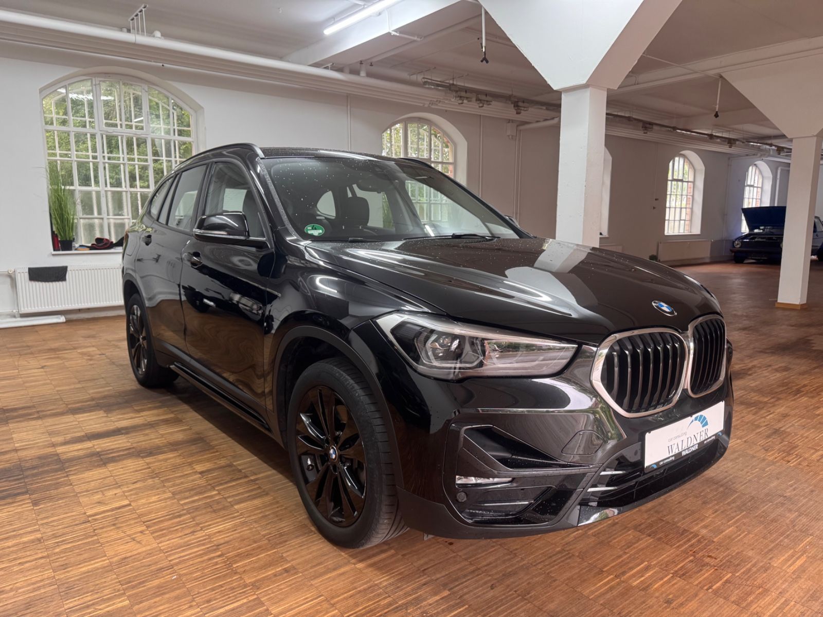 BMW X1 xDrive20d Sport Line - Samsaru's Car Outlet