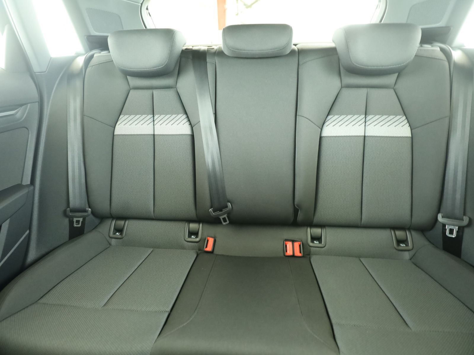 Audi A3 Sportback 40 TFSIe *HYBRID*AHK*LED*PDC*MMI-Pl