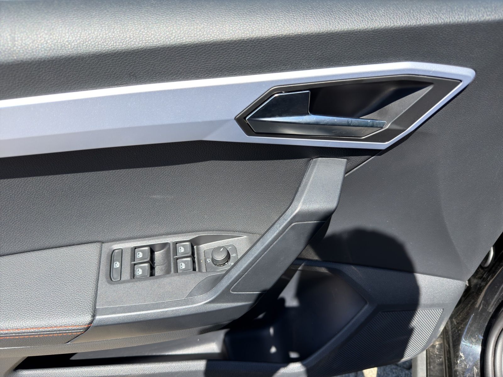 Seat Arona 1.5 TSI DSG FR AHK KAMERA PARKLENK NAVI AC