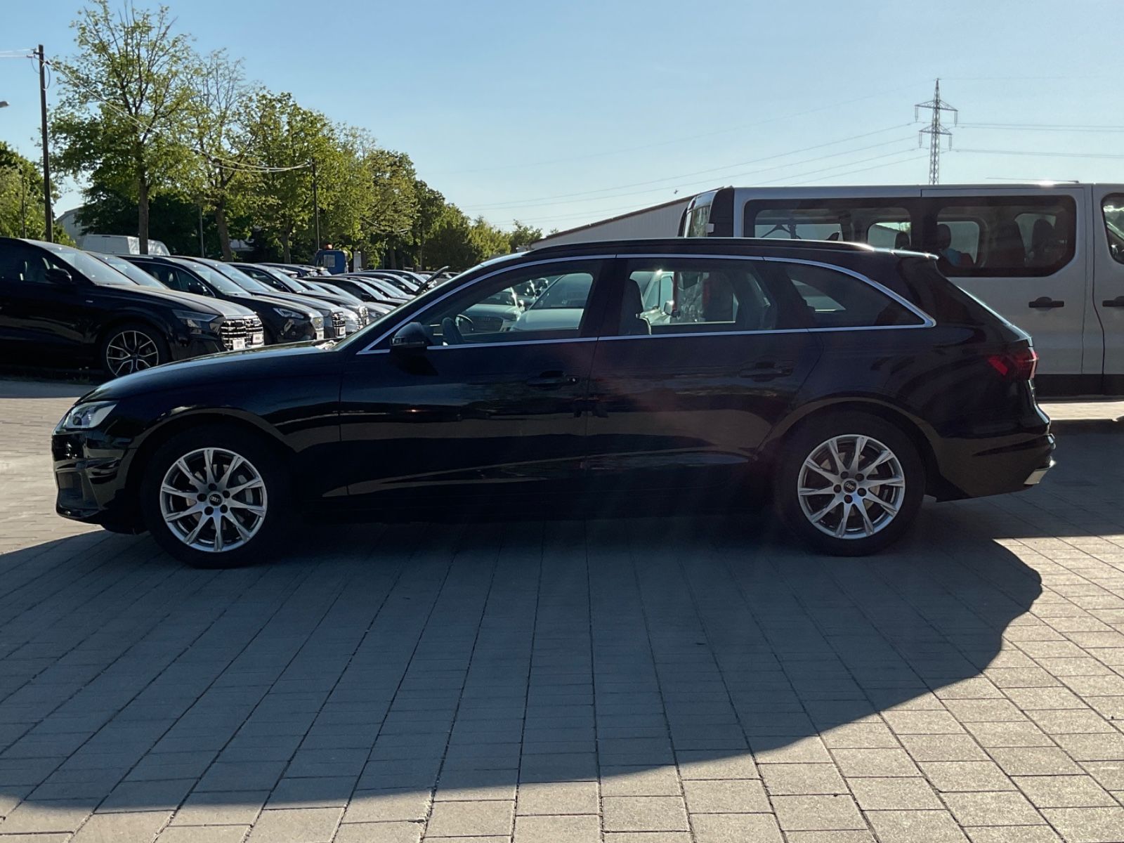 Audi A4 Av.40 TDI quattro S-Tr.Matrix - Samsaru's Car Outlet