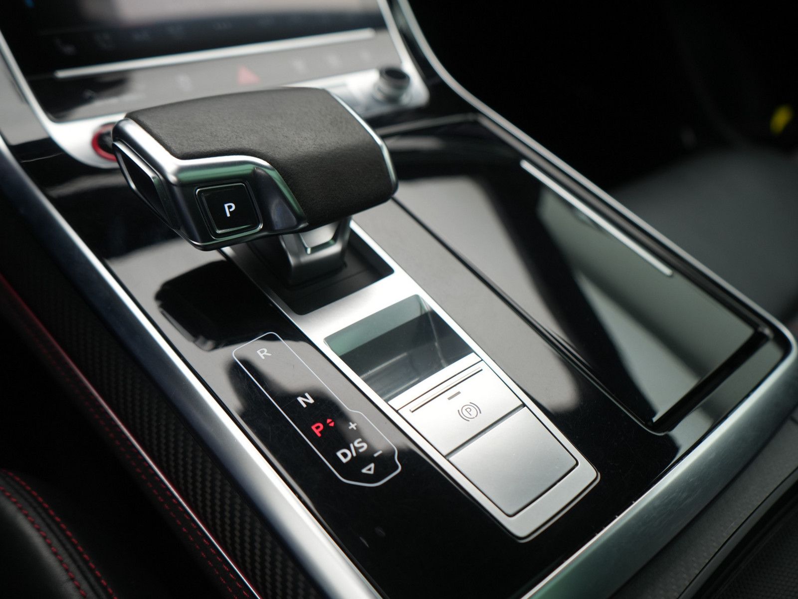 Audi RS Q8 DYNAMIK PAKET PLUS SITZBELÜ. MASSAGE ACC