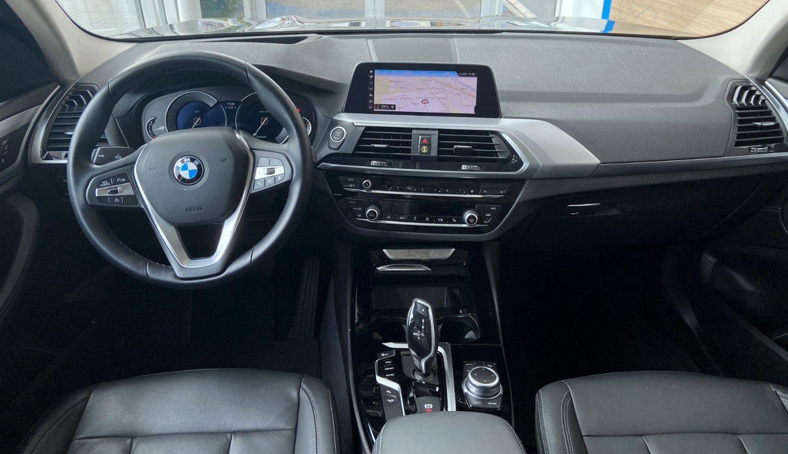 BMW X3 xDrive20i - Samsaru's Car Outlet