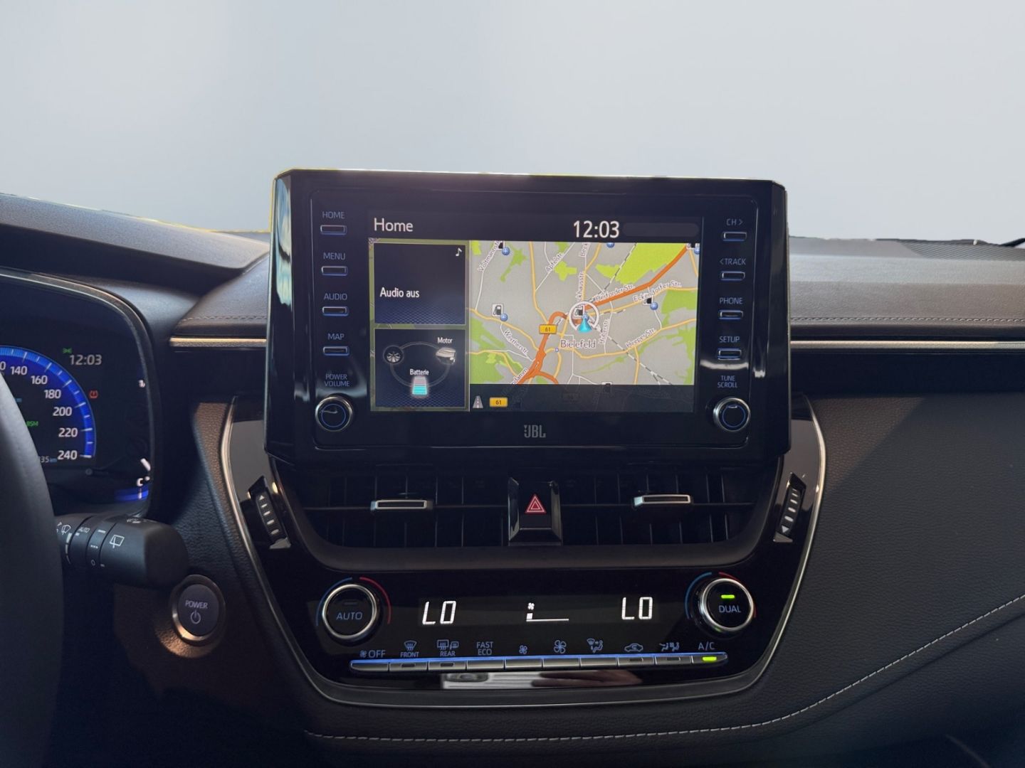 Toyota Corolla 2.0 Hybrid TS Lounge - Samsaru's Car Outlet
