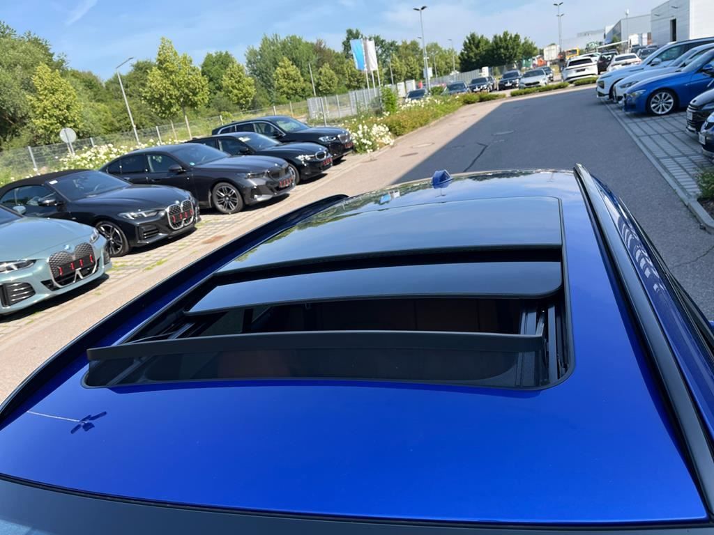 BMW 330e Touring xDrive M Sport AHK+ACC+Inno+Pano+