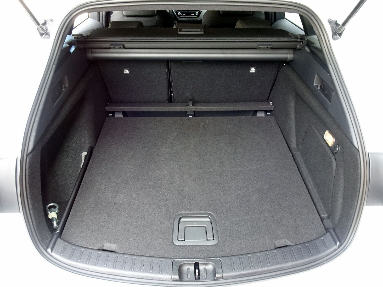 Toyota Corolla Touring Sports 2.0 Hybrid Business - Samsaru's Car Outlet