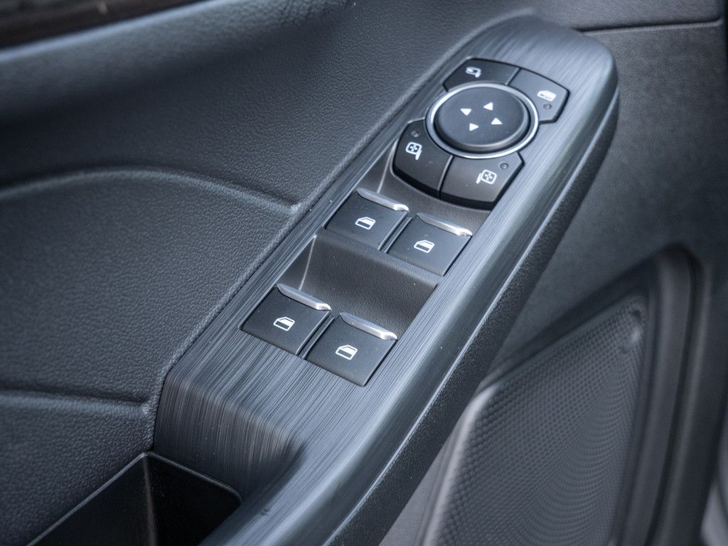 Ford KUGA VIGNALE - Samsaru's Car Outlet