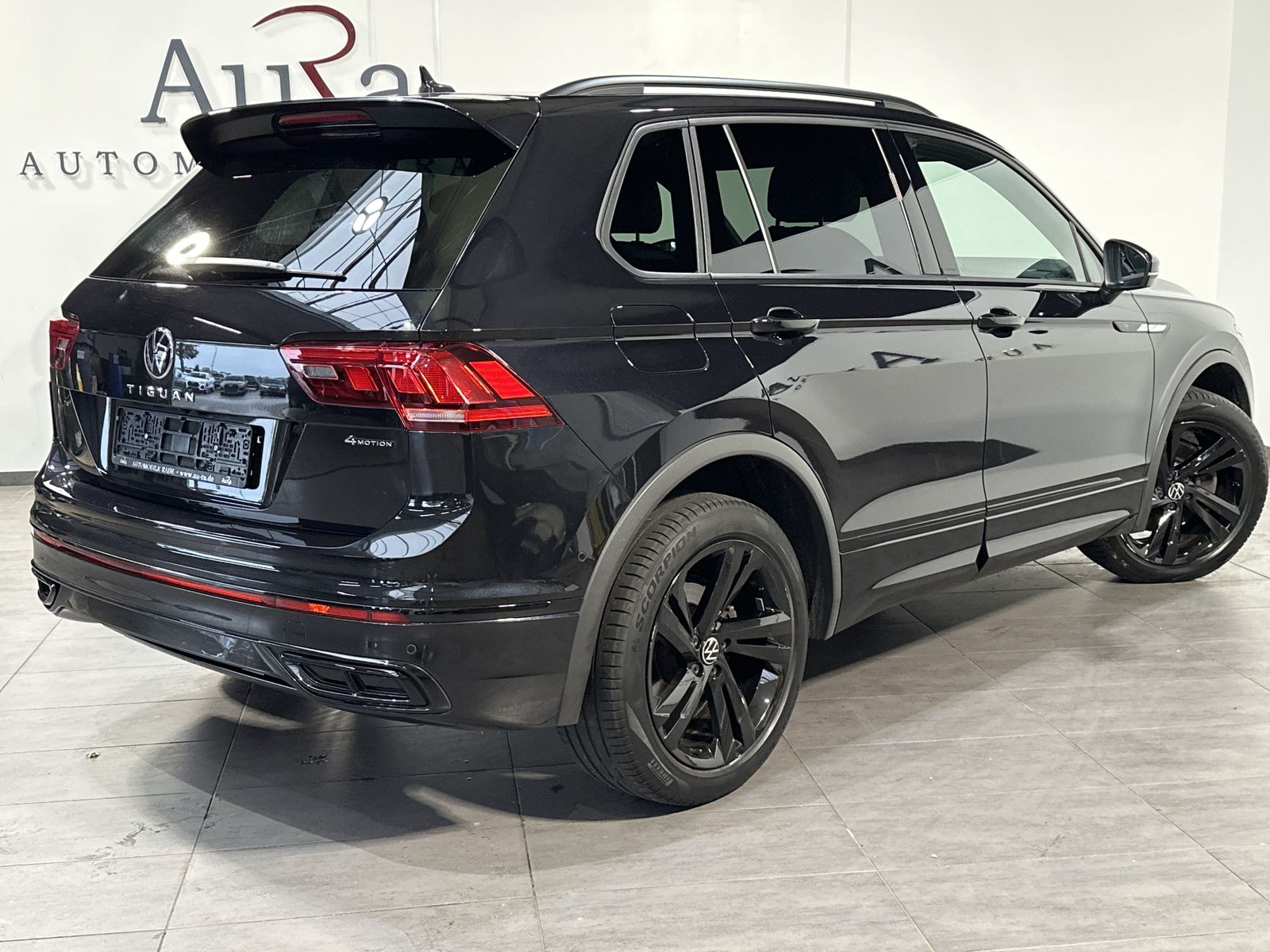 Volkswagen Tiguan 4M R-Line Black NAV+LED+AHK+ACC+VC+19ZOLL