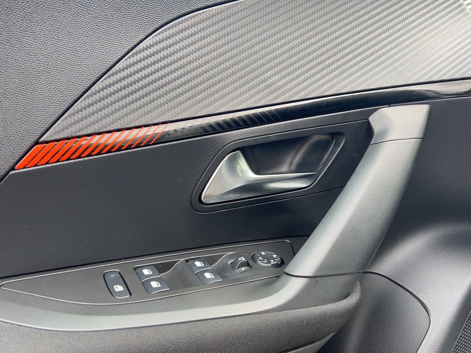 Peugeot 2008 1.2 PureTech 130 Active Pack - Samsaru's Car Outlet