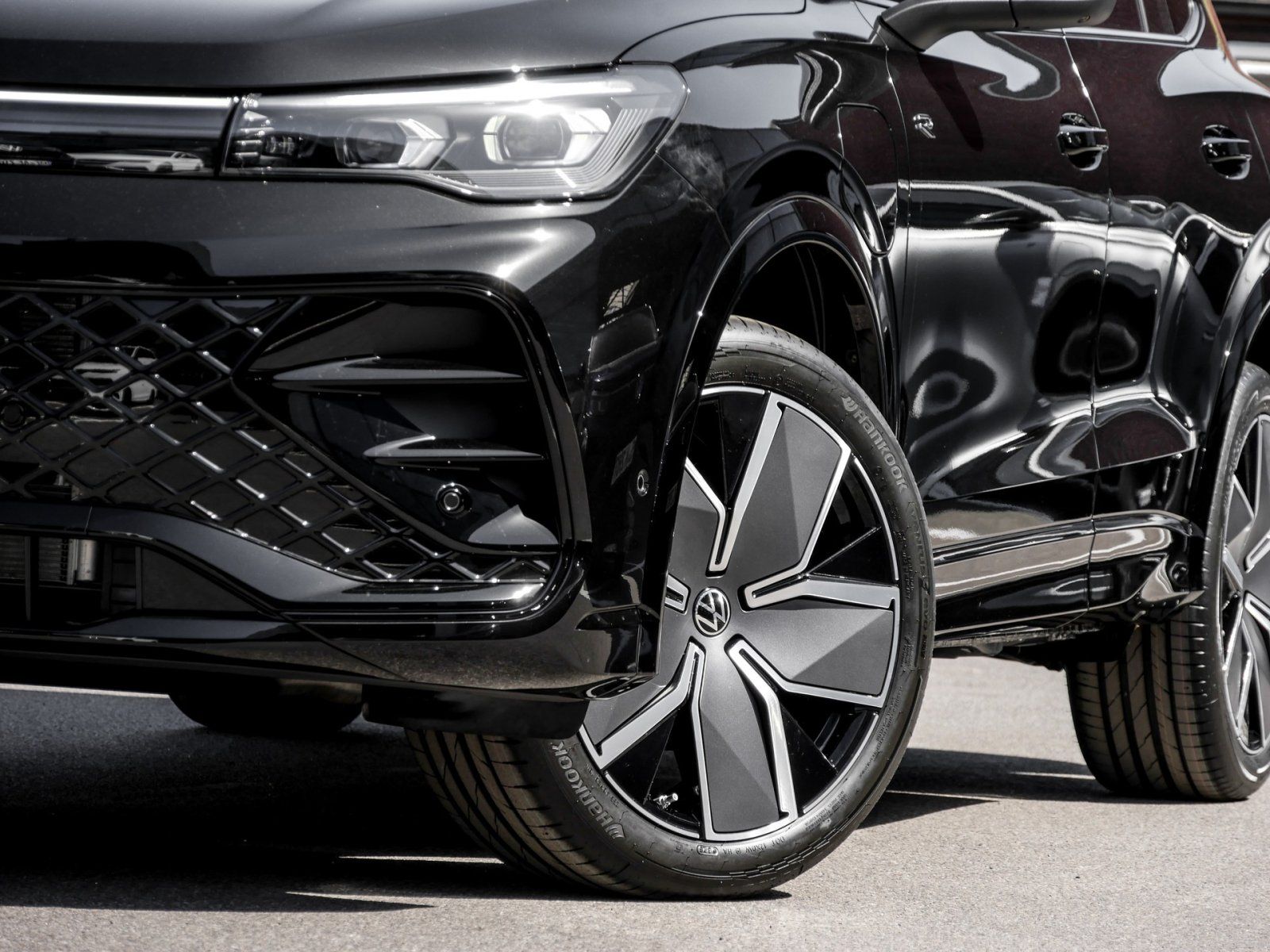 Volkswagen Tiguan R-Line eHybrid AHK 20" Harman Leder IQ.Li
