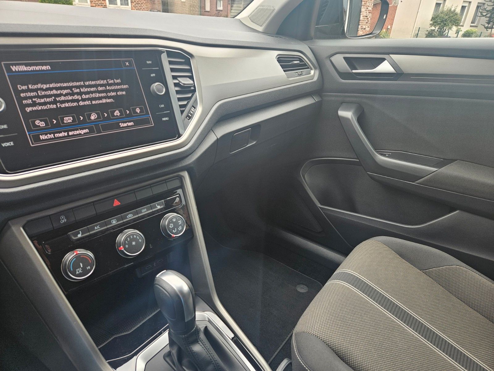 Volkswagen T-Roc 2.0 TDI Style" → "Volkswagen T-Roc 2.0 TDI Style - Samsaru's Car Outlet