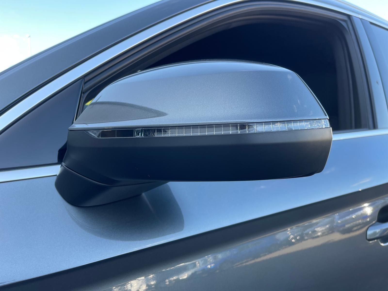 Audi Q5 40 TDI quattro S-Line - Samsaru's Car Outlet