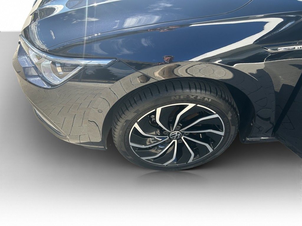 Volkswagen Golf VIII 1.5 eTSI DSG Style - Samsaru's Car Outlet