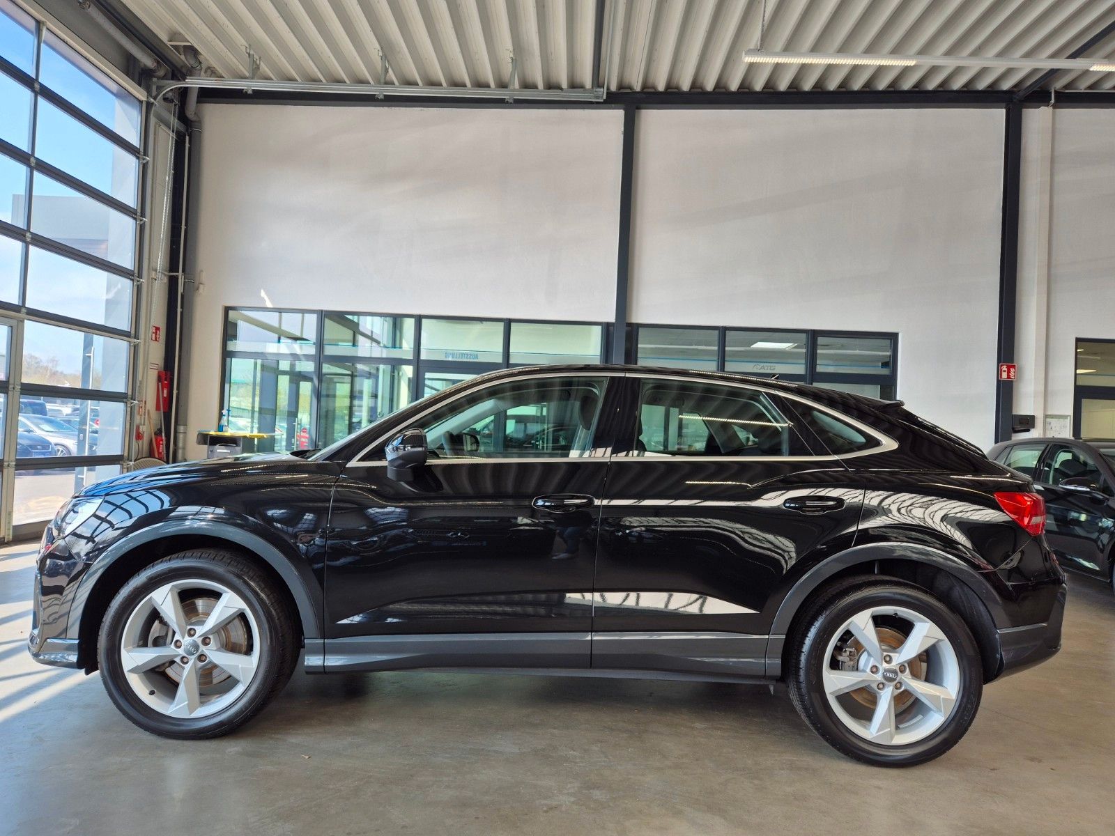 Audi Q3 SPORTBACK 45 TFSI quattro - Samsaru's Car Outlet