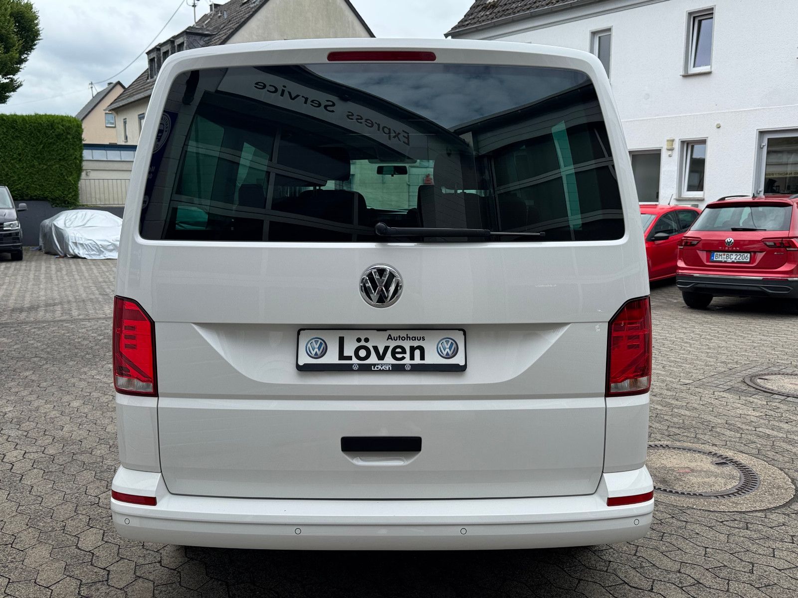 Volkswagen T6.1 Multivan 2.0 TDI Trendline - Samsaru's Car Outlet